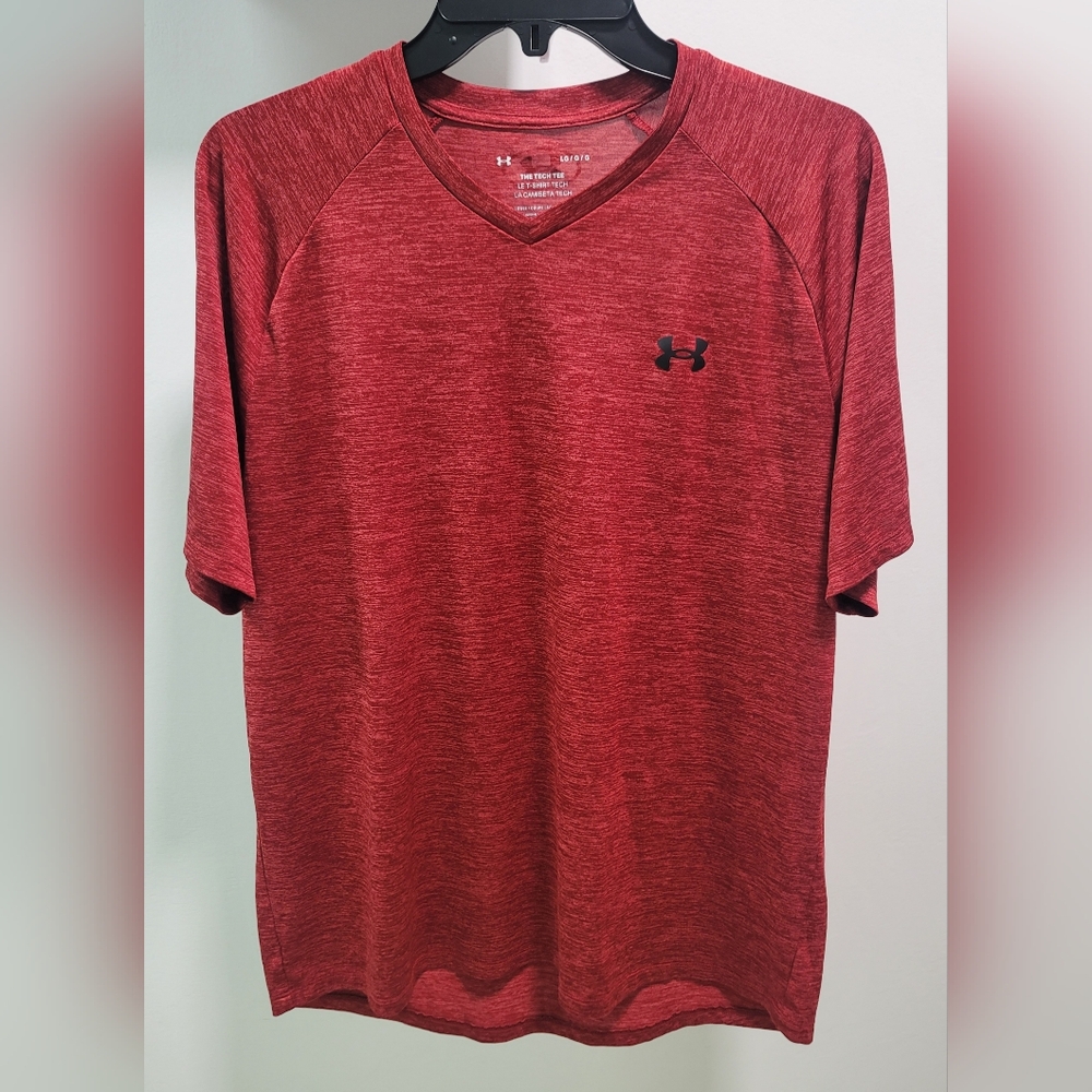 *Men's Under Armour "The Tech Tee" Shirt - Loose Fit - Size Large - Red
